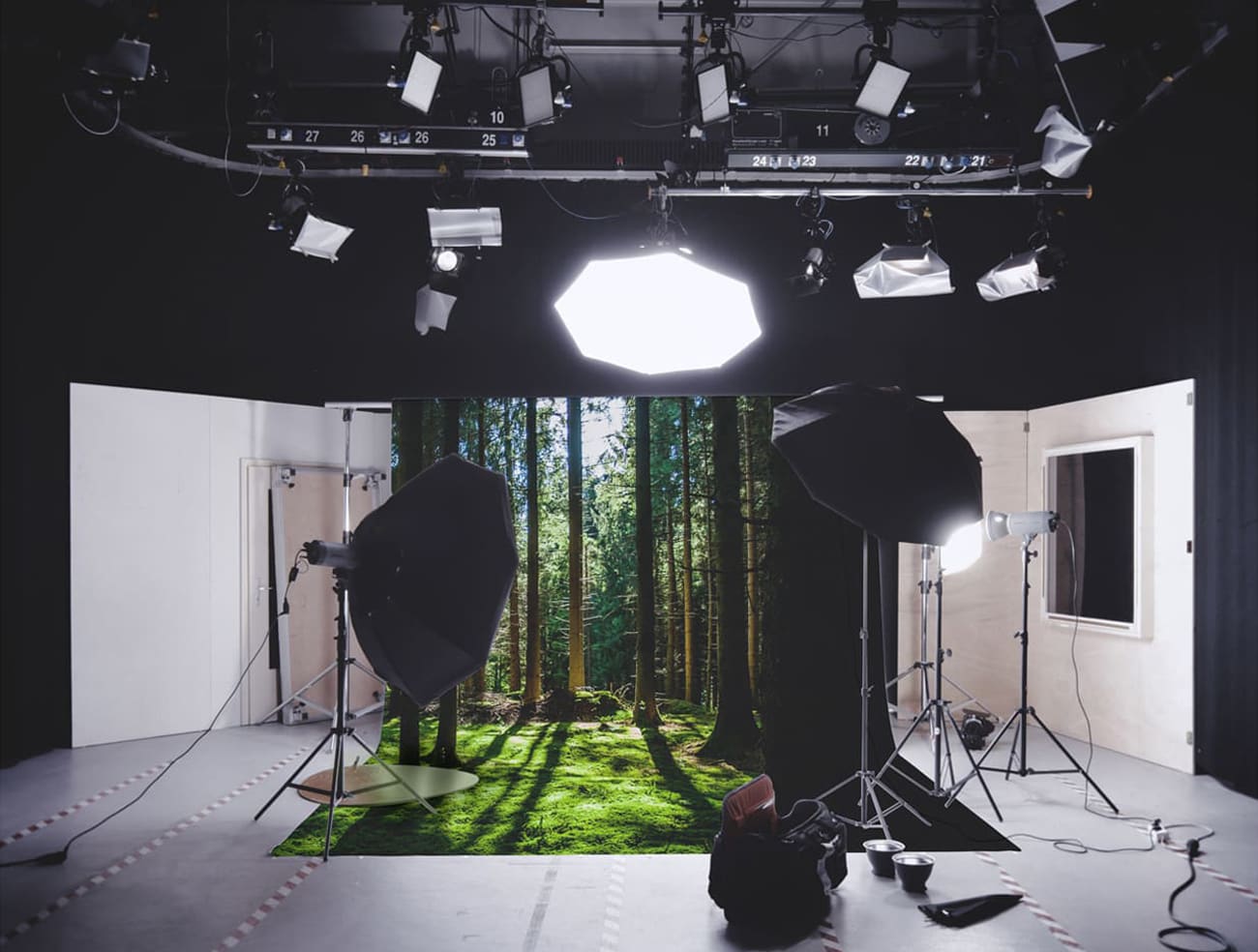 Top 10 Uses of Wallpaper Printing in Film/TV Production and Set Design